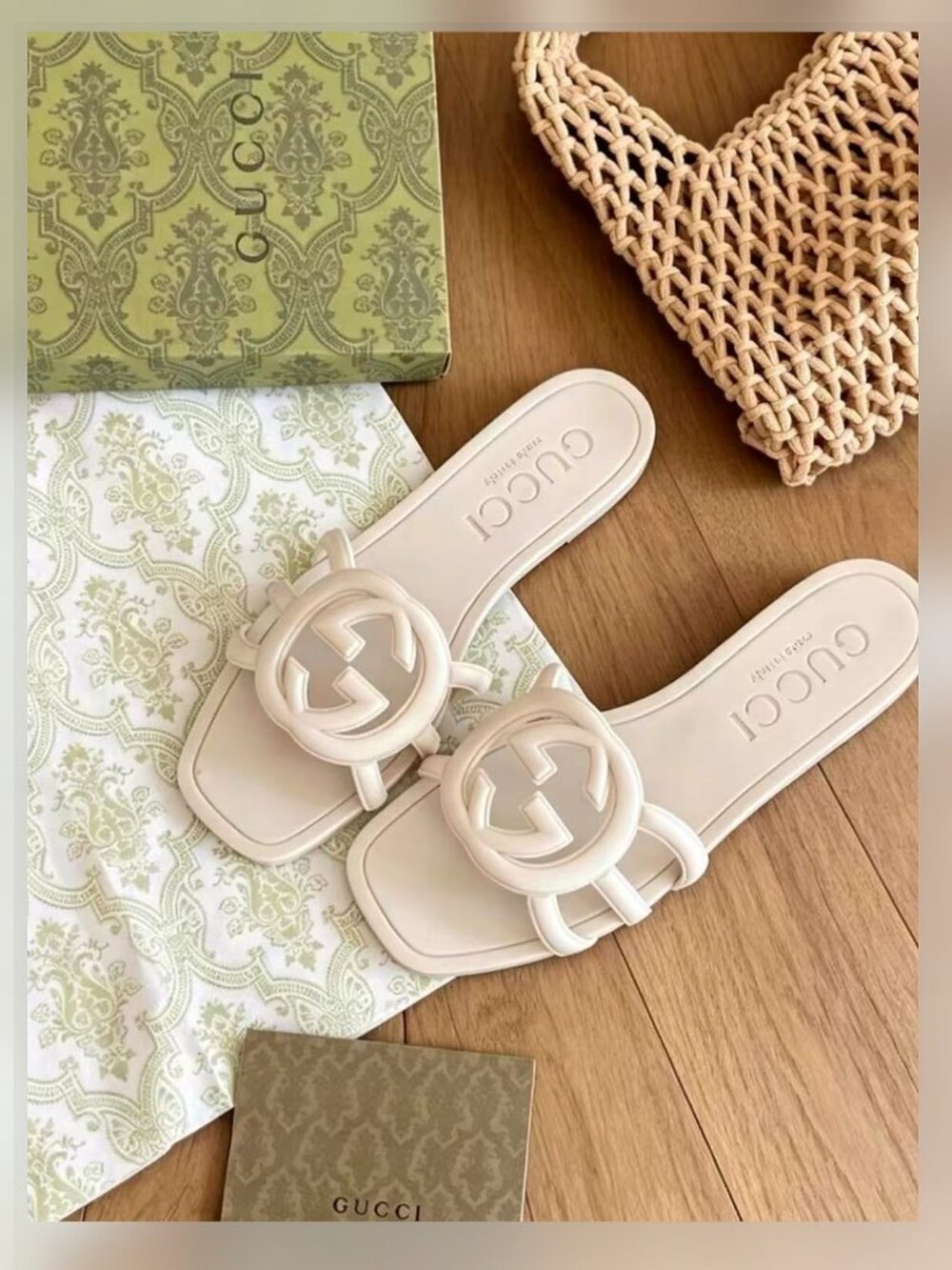 Gucci Classic Interlocking Flat Slides